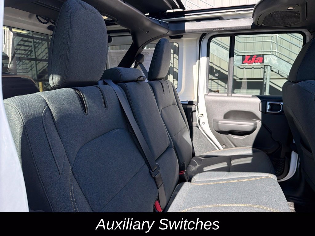 Used 2024 Jeep Wrangler Unlimited AWD/4WD image 41
