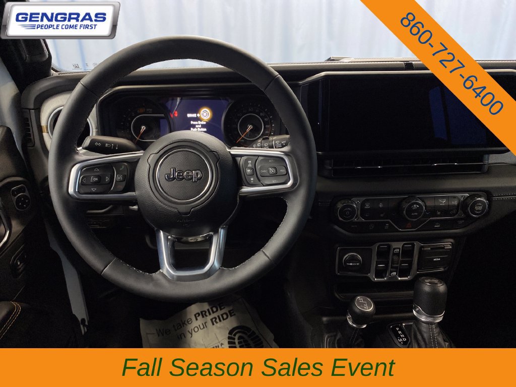 Used 2026 Jeep Wrangler Unlimited Sahara AWD/4WD image 30