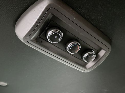 Used 2019 Dodge Grand Caravan SXT image 27