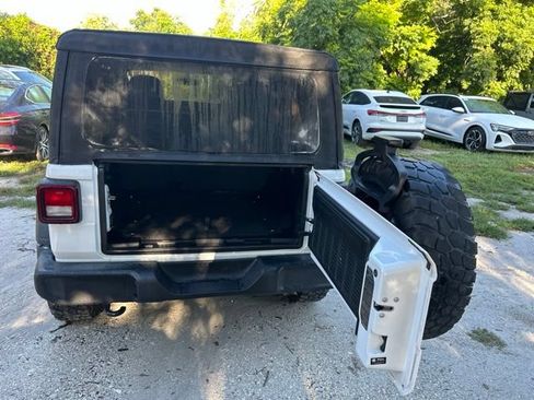 Used 2022 Jeep Wrangler Unlimited Sport AWD/4WD image 7