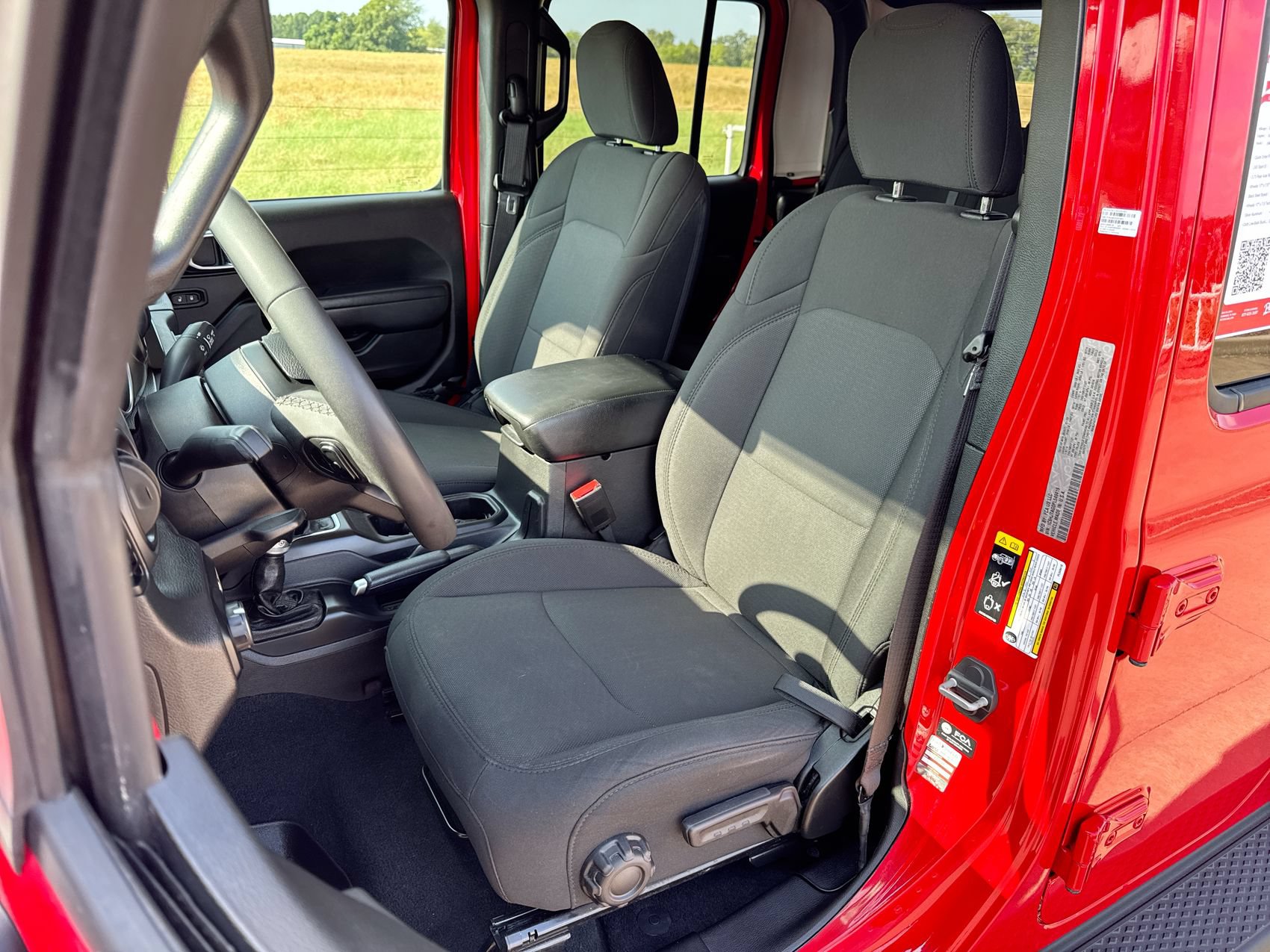Used 2023 Jeep Gladiator Sport AWD/4WD image 11