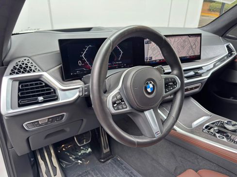 Used 2023 BMW X7 xDrive40i w/ Executive Package AWD/4WD image 14
