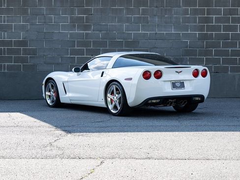 Used 2006 Chevrolet Corvette Coupe w/ Preferred Equipment Group RWD image 4