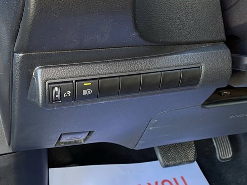 Used 2022 Toyota Corolla LE image 13
