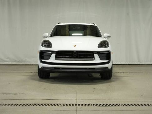 Certified 2026 Porsche Macan AWD/4WD image 10