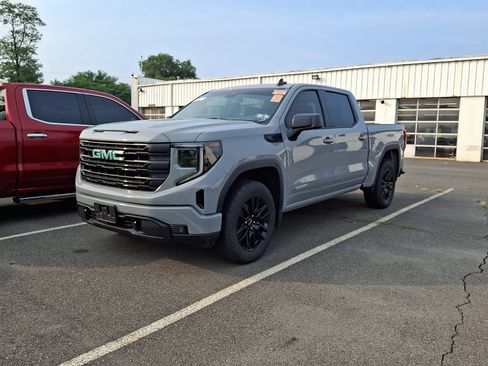 Used 2024 GMC Sierra 1500 Elevation AWD/4WD image 4