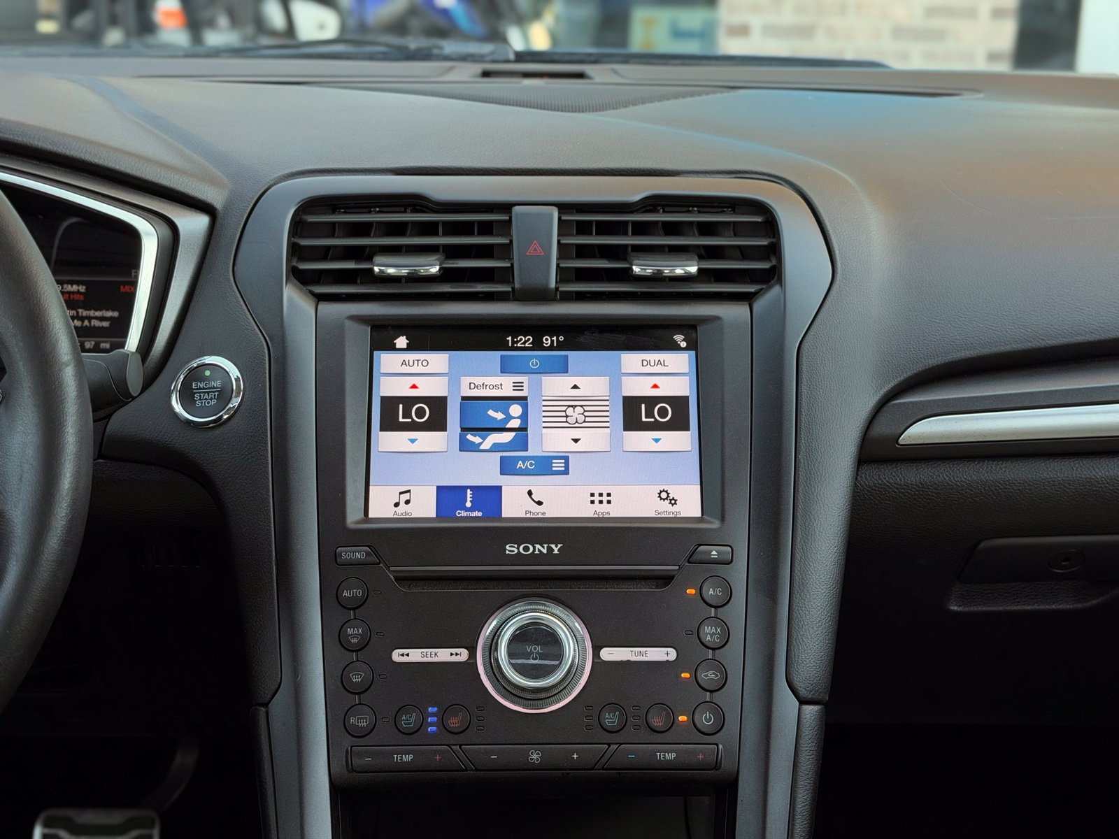 Used 2017 Ford Fusion Titanium FWD image 28