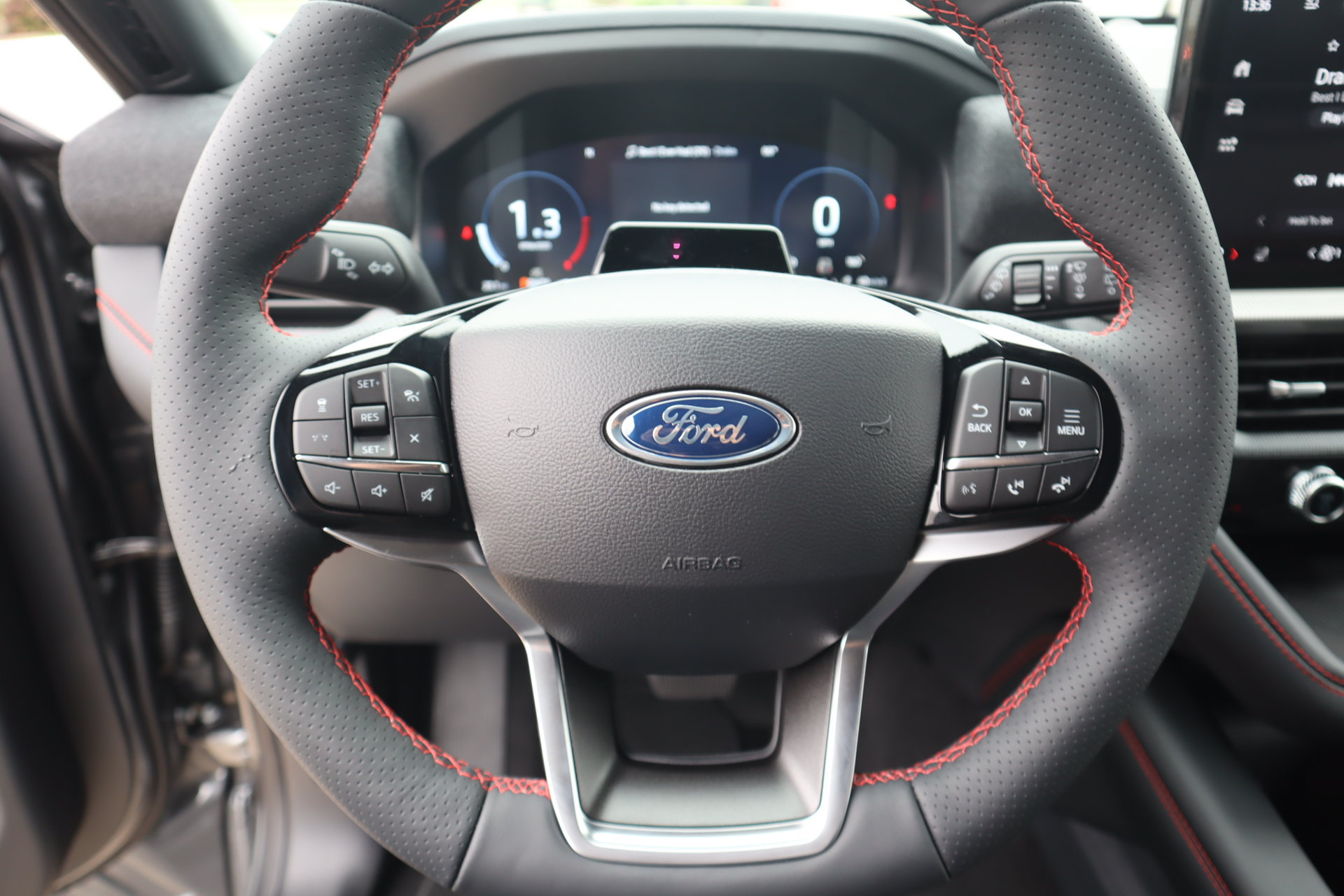New 2027 Ford Explorer ST-Line w/ Premium Package AWD/4WD image 3