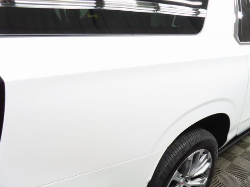 Used 2021 GMC Yukon XL Denali w/ Denali Premium Package image 33