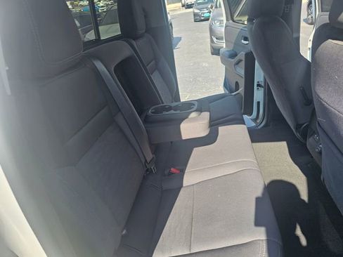 Used 2024 Nissan Frontier SV w/ SV Convenience Package image 14