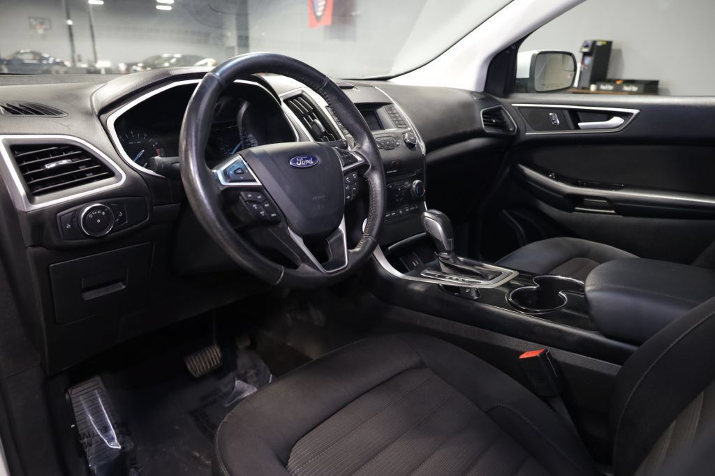 Used 2017 Ford Edge SEL FWD image 16