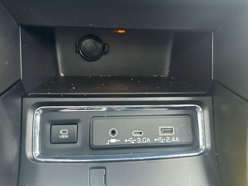 Certified 2024 Subaru Ascent Limited w/ Technology Package image 12