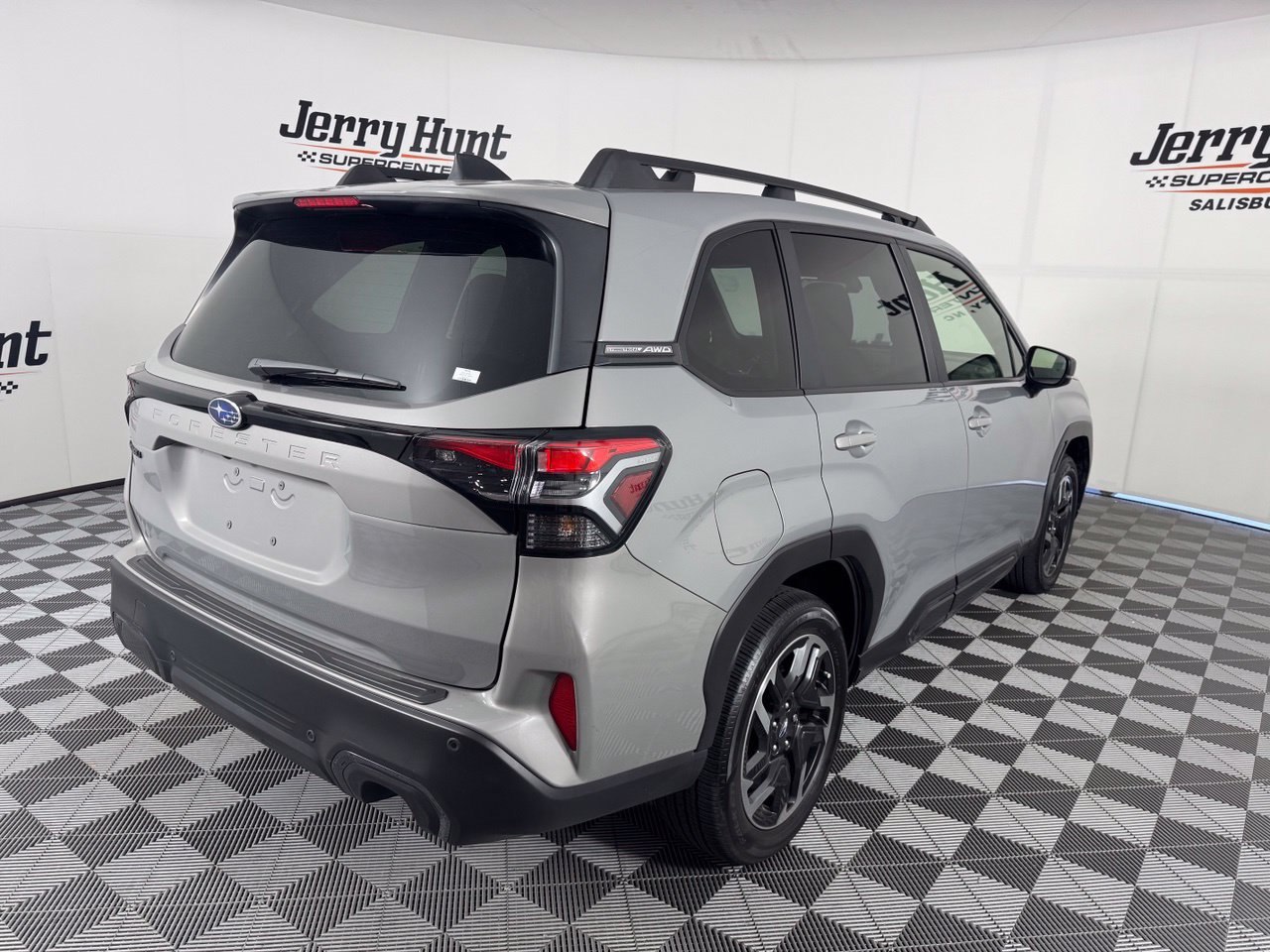 Used 2025 Subaru Forester Limited w/ Popular Package #2 AWD/4WD image 7
