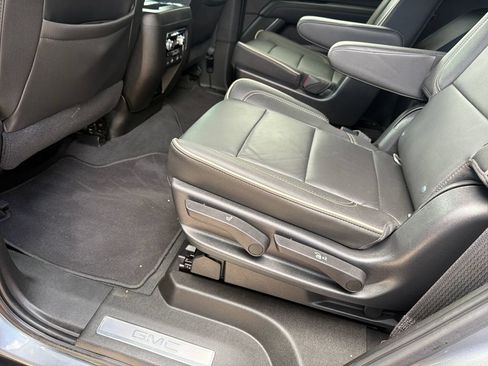 Used 2021 GMC Yukon SLT w/ SLT Premium Package RWD image 39
