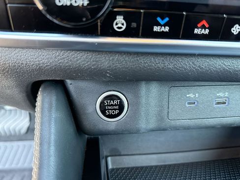 Used 2023 Nissan Rogue SL w/ SL Premium Package image 13