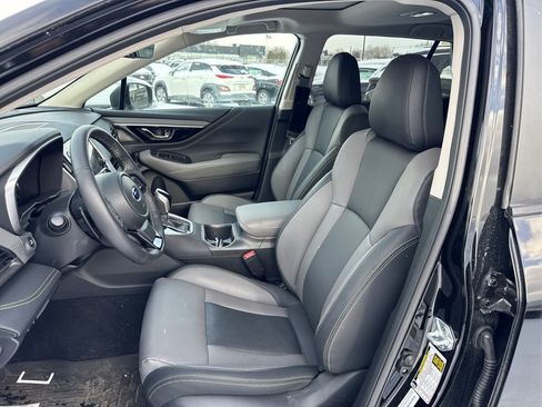 Used 2025 Subaru Outback Onyx Edition image 9