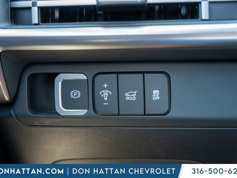Used 2024 Hyundai Santa Fe SEL FWD image 17