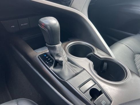 Used 2021 Toyota Camry SE image 5