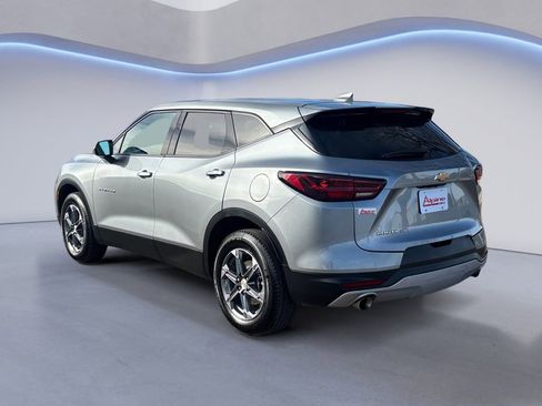 Used 2025 Chevrolet Blazer LT image 3