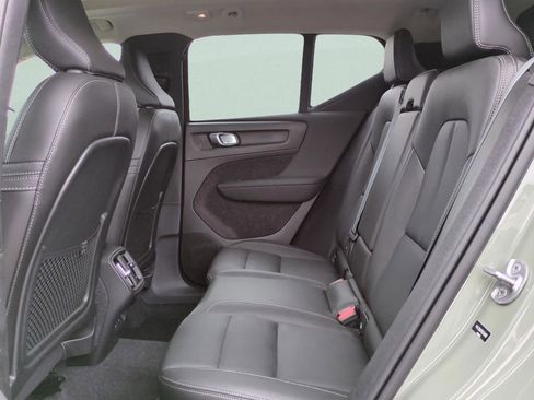 Certified 2024 Volvo XC40 B5 Core AWD/4WD image 11