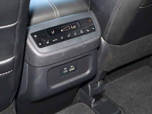 Used 2024 Nissan Pathfinder SL w/ SL Premium Package FWD image 21
