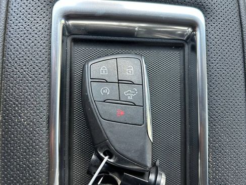 Used 2022 GMC Sierra 1500 SLT w/ SLT Convenience Package AWD/4WD image 41
