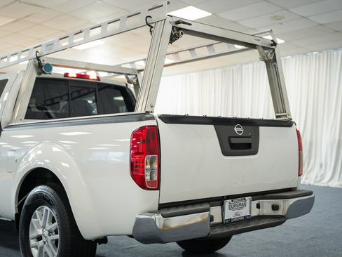 Used 2021 Nissan Frontier SV RWD image 6