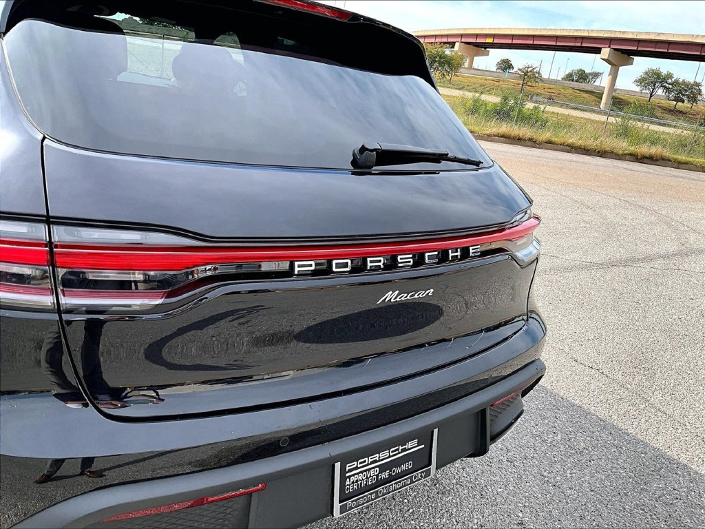Certified 2026 Porsche Macan AWD/4WD image 22