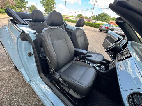 Used 2013 Volkswagen Beetle 2.5 FWD image 24