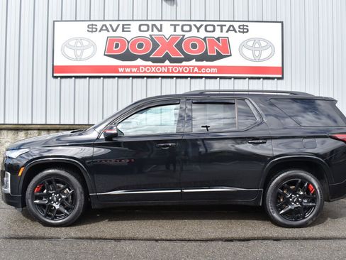 Used 2022 Chevrolet Traverse Premier w/ Redline Edition image 4