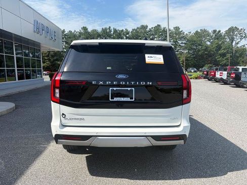 Certified 2025 Ford Expedition Max Platinum w/ Driver's Package AWD/4WD image 4