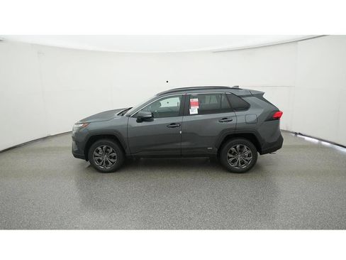 Used 2023 Toyota RAV4 XLE Premium AWD/4WD image 5