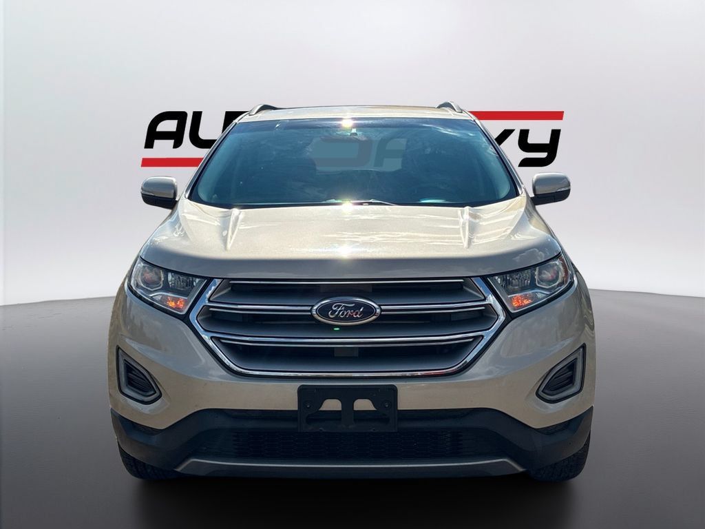 Used 2017 Ford Edge SEL w/ Equipment Group 201A FWD image 2