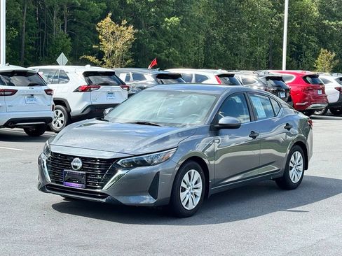 Used 2025 Nissan Sentra S FWD image 2