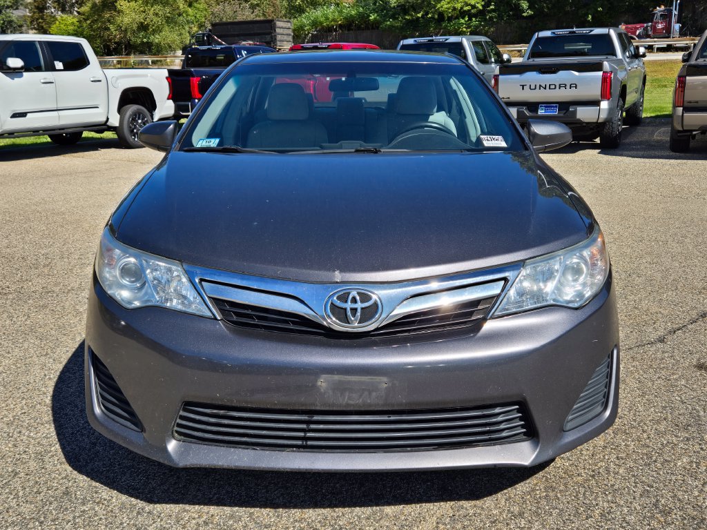 Used 2014 Toyota Camry LE FWD image 9