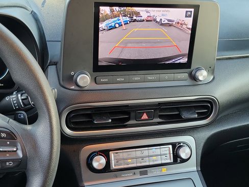 Certified 2023 Hyundai Kona SE image 11