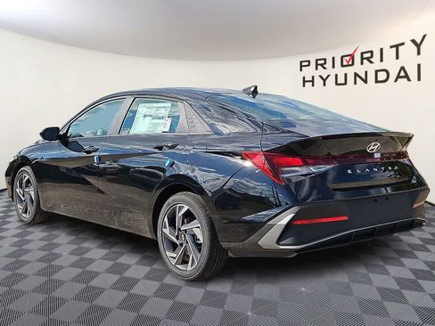 Certified 2025 Hyundai Elantra Sport w/ Cargo Package FWD image 6