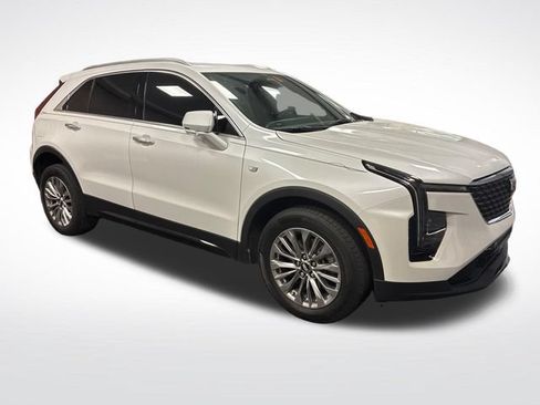 Used 2024 Cadillac XT4 Premium Luxury w/ Active Safety Package FWD image 7