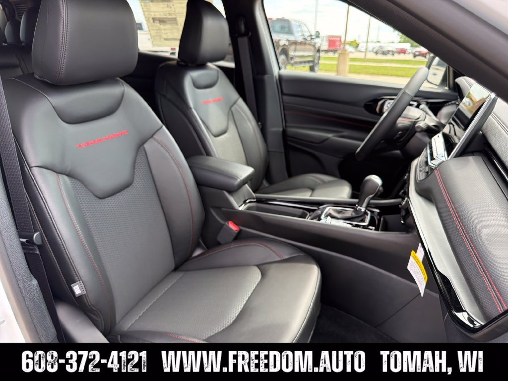 New 2026 Jeep Compass Trailhawk AWD/4WD image 35