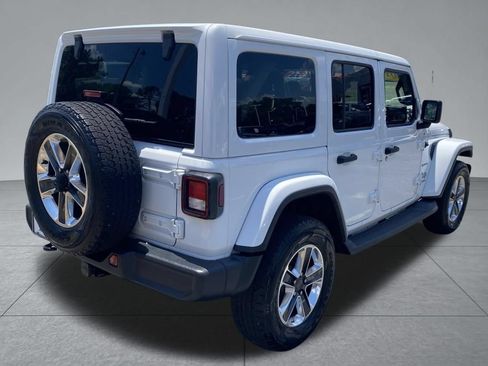 Used 2019 Jeep Wrangler Unlimited Sahara w/ Cold Weather Group AWD/4WD image 14