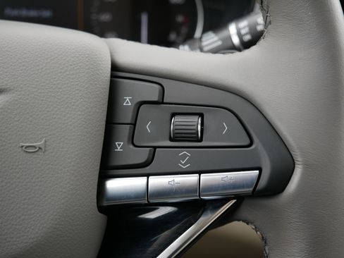 Certified 2024 Cadillac XT6 Premium Luxury w/ LPO, Floor Liner Package AWD/4WD image 29