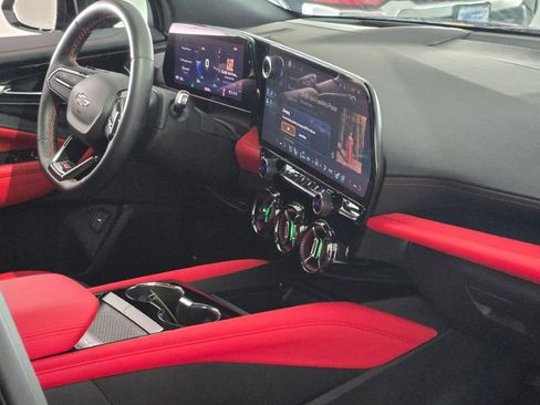 Certified 2025 Chevrolet Blazer EV RS AWD/4WD image 8