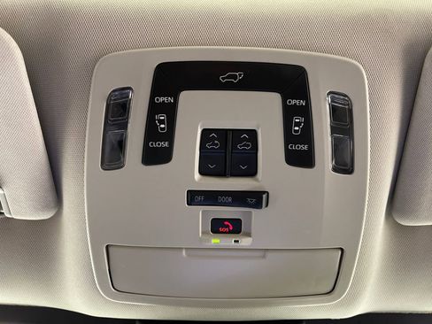 Certified 2023 Toyota Sienna XLE image 29
