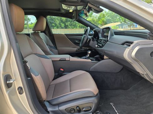 Used 2023 Lexus ES 350 w/ Premium Package FWD image 27