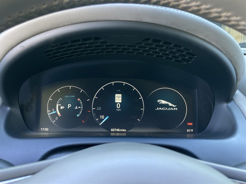 Used 2017 Jaguar XJ R-Sport RWD image 25