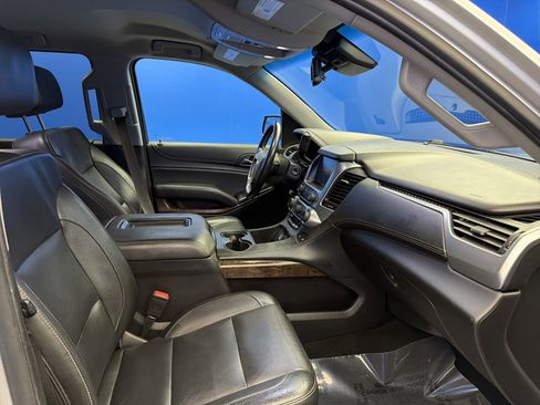 Used 2018 Chevrolet Suburban LT image 25
