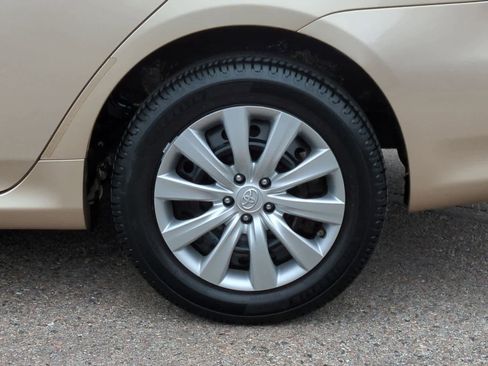 Used 2013 Toyota Corolla LE image 14