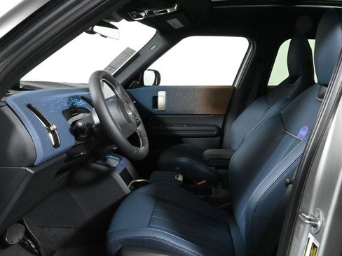 Used 2025 MINI Cooper Countryman SE w/ Comfort Package Max image 3