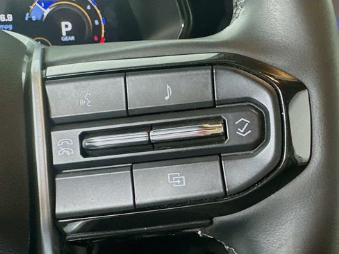 Used 2024 Chevrolet Colorado ZR2 AWD/4WD image 23