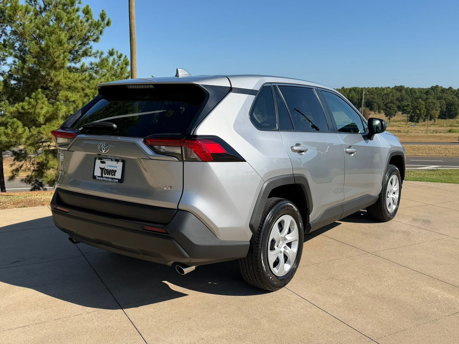 Used 2025 Toyota RAV4 LE FWD image 6